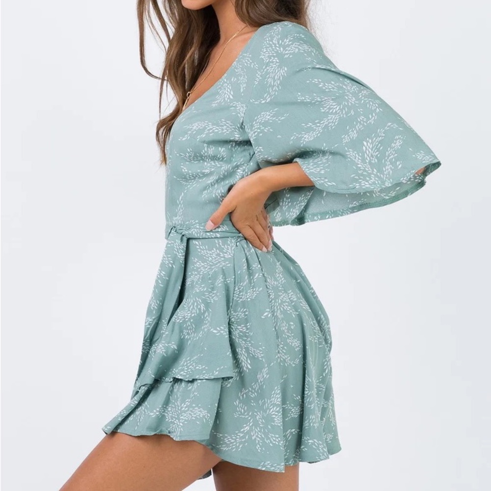 Princess Polly Mint Floral Leaf Flare Sleeve Ruffle Playsuit Jumper Romper - Picture 4 of 7